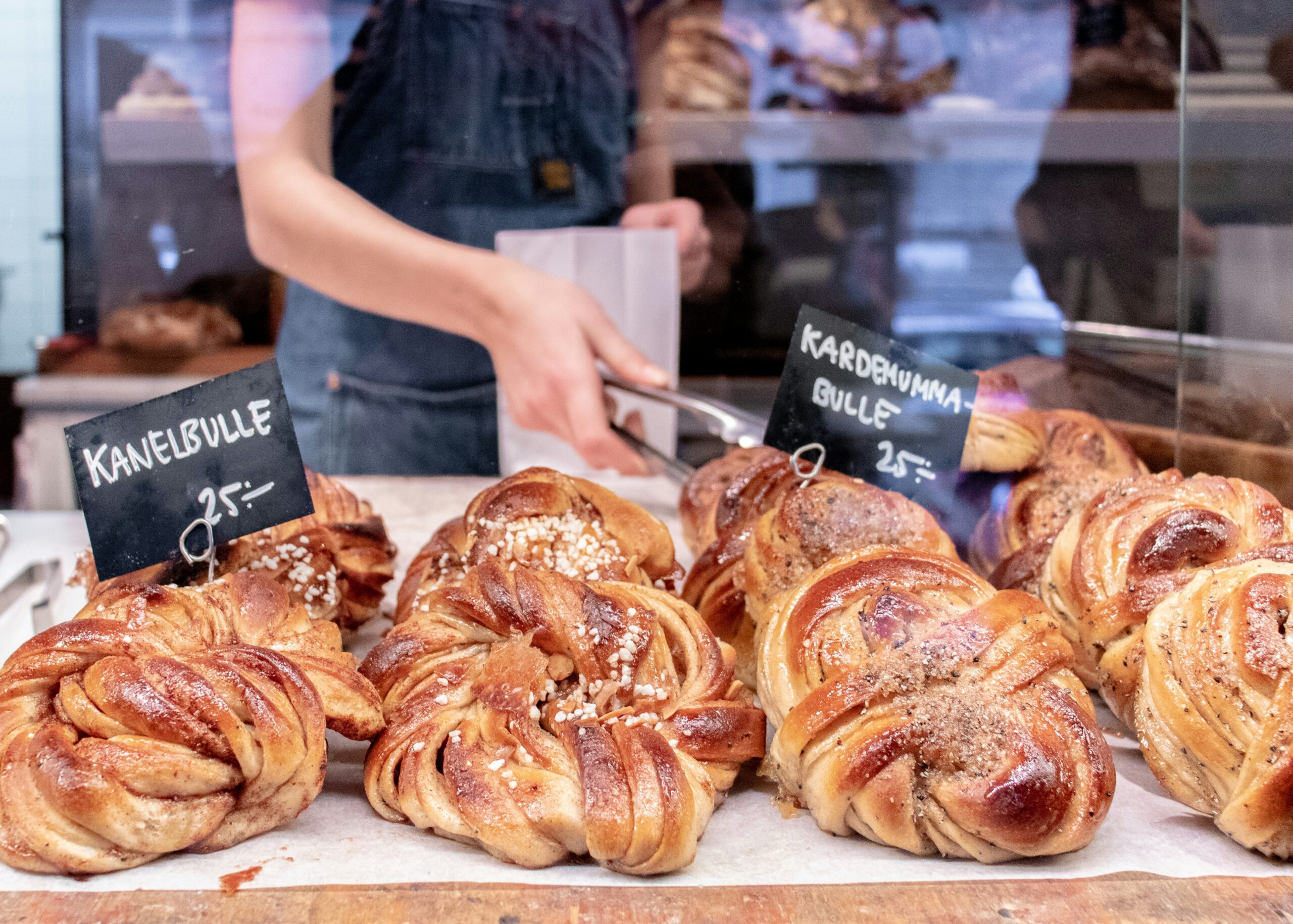 Localizing for the Swedish market - Swedish cinnamon buns